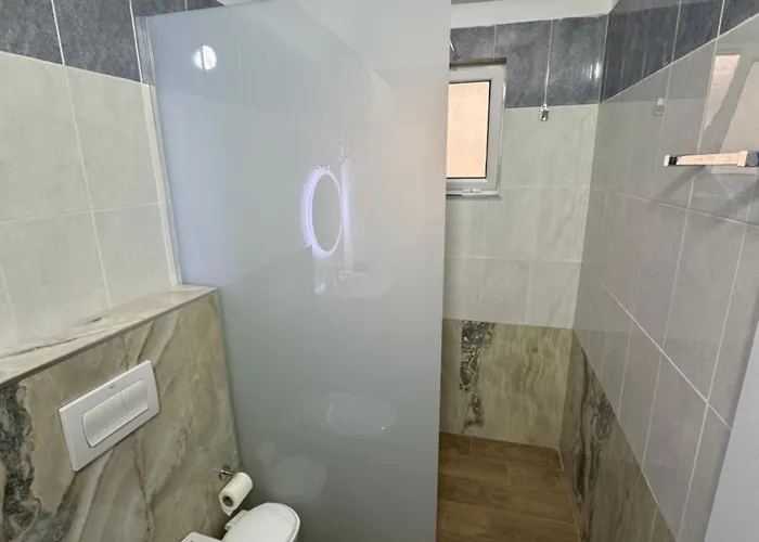 Ionian Eye * Sarandë