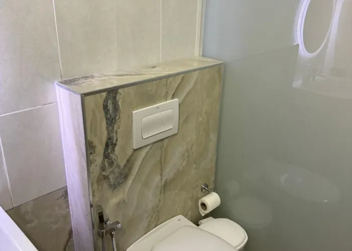 Ionian Eye * Sarandë